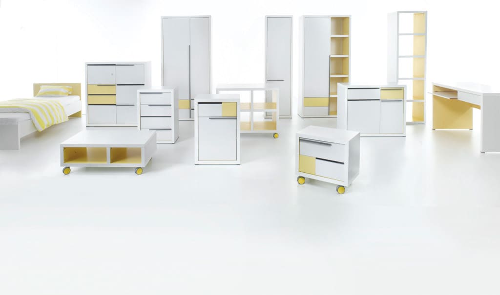 Op-artowy wzór w żółtym kolorze zdobi wewnętrzne ścianki mebli „Lemonade” (prod. Black Red White). Maja Palczewska umieściła go także na niewielkich fragmentach frontów.