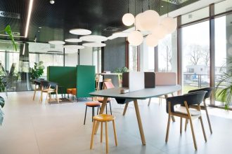 Nowy Styl rozwija showroomy w Polsce. Flagowy showroom znajduje się w Krakowie.