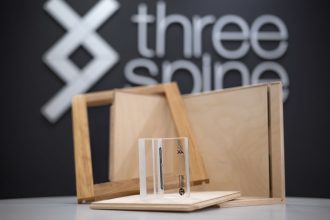 System Threespine umożliwiający prosty montaż mebli na kliknięcie.