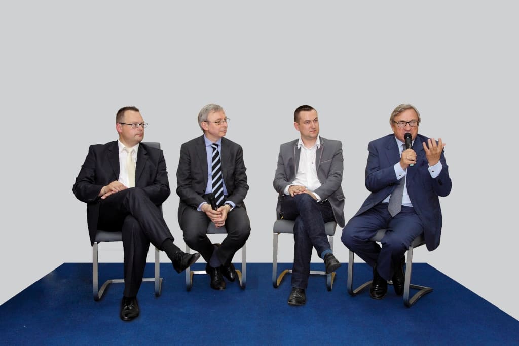 Od lewej: Marek Hryniewicki – „BIZNES meble.pl”, Andrzej Sadowski – Centrum im. Adama Smitha, Tomasz Wiktorski – B+R Studio, Maciej Formanowicz – Fabryki Mebli Forte.