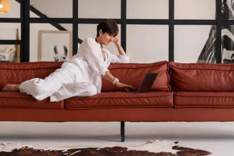 Rynek mebli tapicerowanych to temat najnowszego raportu B+R Studio.