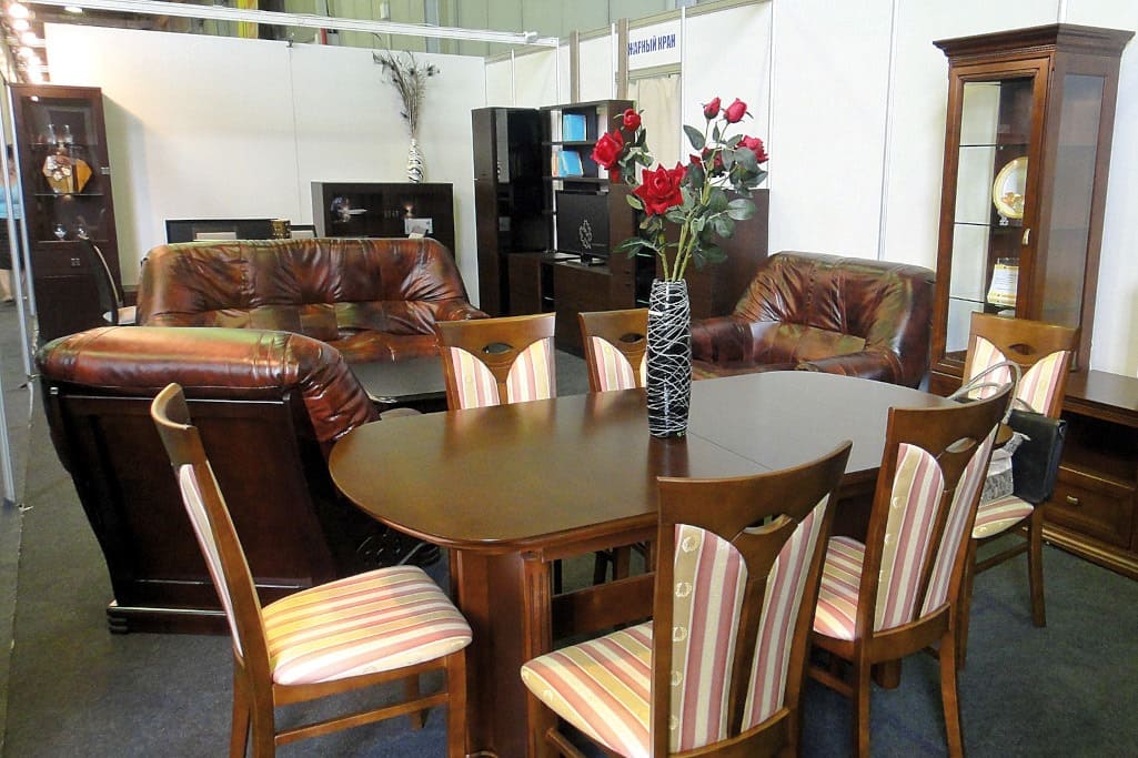 W czerwcowym targach mebli w Ałmaty (Kazachstan) na wspólnym stoisku zaprezentowały się marki Helvetia Meble i Bydgoskie Meble.