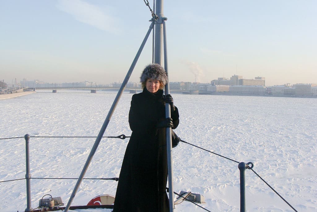 Violetta Kowalczyk na krążowniku Aurora w Petersburgu.