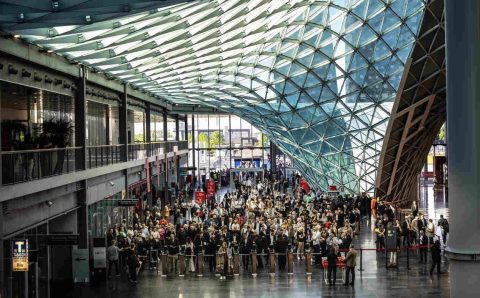 Salone del Mobile.Milano 2024 - wejście na targi w Mediolanie.