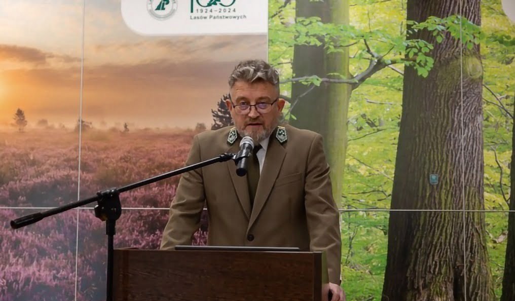 Witold Koss, Dyrektor Generalny Lasów Państwowych podczas konferencji prasowej nt. ograniczania wycinki.