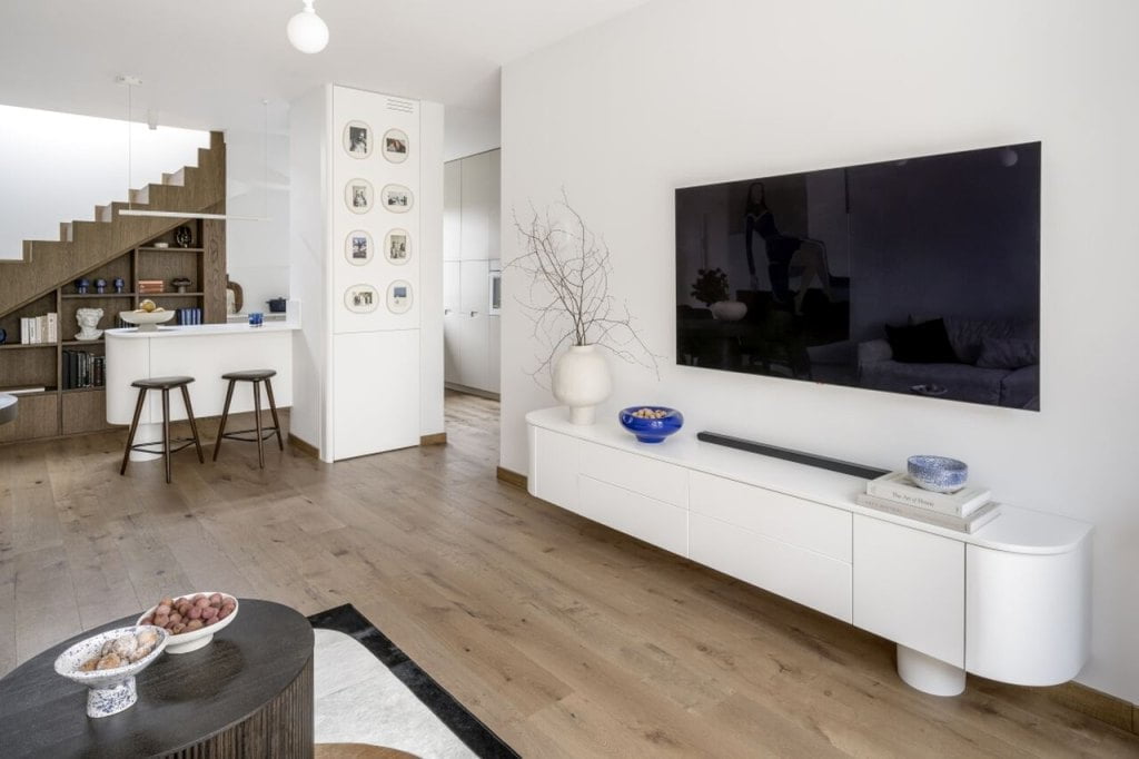 Przestrzeń dzienna - apartament w stylu Bauhaus zaprojektowała architektka Agnieszka Musiał-Chmielnik.