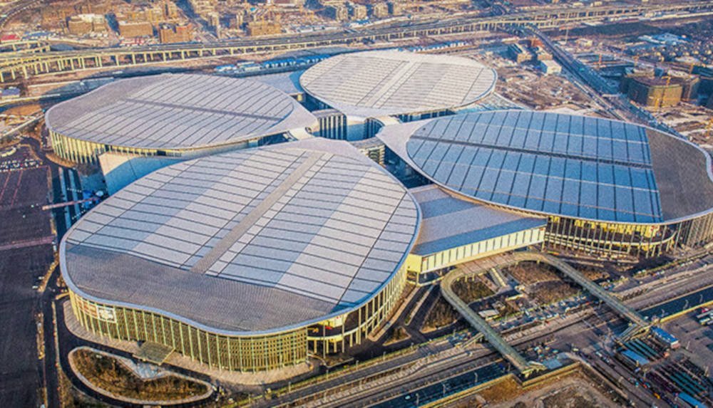 National Exhibition & Convention Centre in Hongqiao, Szanghaj