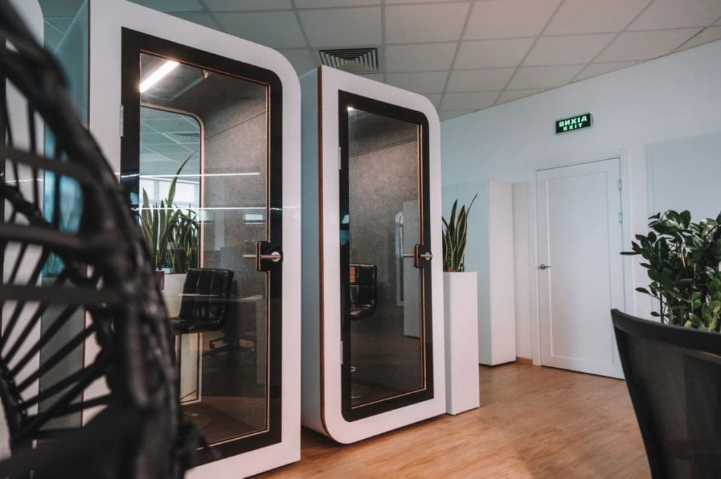 Collaborator - Silentbox, dwie budki akustyczne 