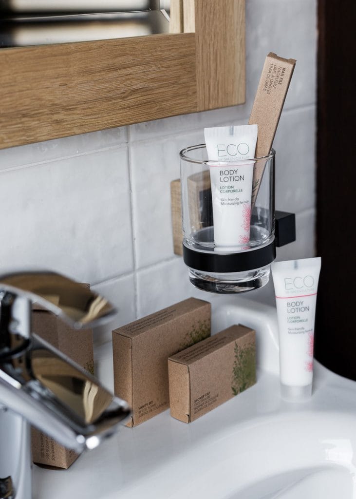 Hafele - akcesoria hotelowe w łazience