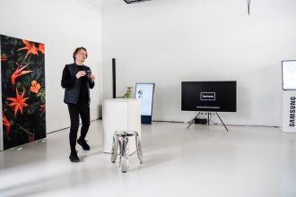 Zieta Ilustrowany to nie pierwsza współpraca artysty z firmą Samsung. Na zdjęciu Oskar Zięta.