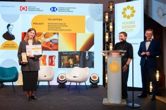 Wystawa Young Design 2024 to przegląd prac laureatów i finalistów konkursu, w tym zdobywczyni Nagrody Głównej - Karoliny Szpakowskiej.