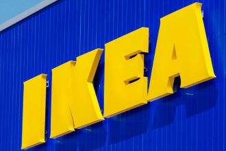 Obniżki cen w IKEA obejmą wiele światowych rynków. Na zdjęciu sklep IKEA we francuskiej Nicei.