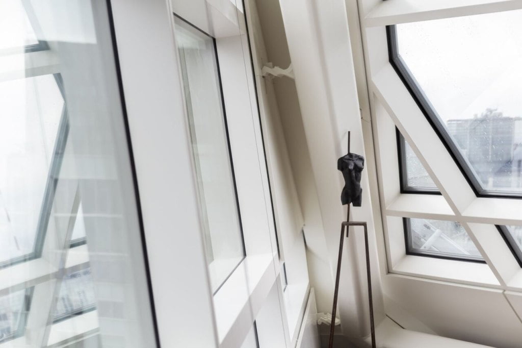 Widok z okien apartamentowca Złota 44.