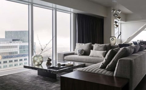 Złota 44, apartament projektu Weroniki Król i Marty Żebrowskiej-Wojczuk z pracowni MOW.design. Fot. Martyna Rudnicka, stylizacja Anna Salak.