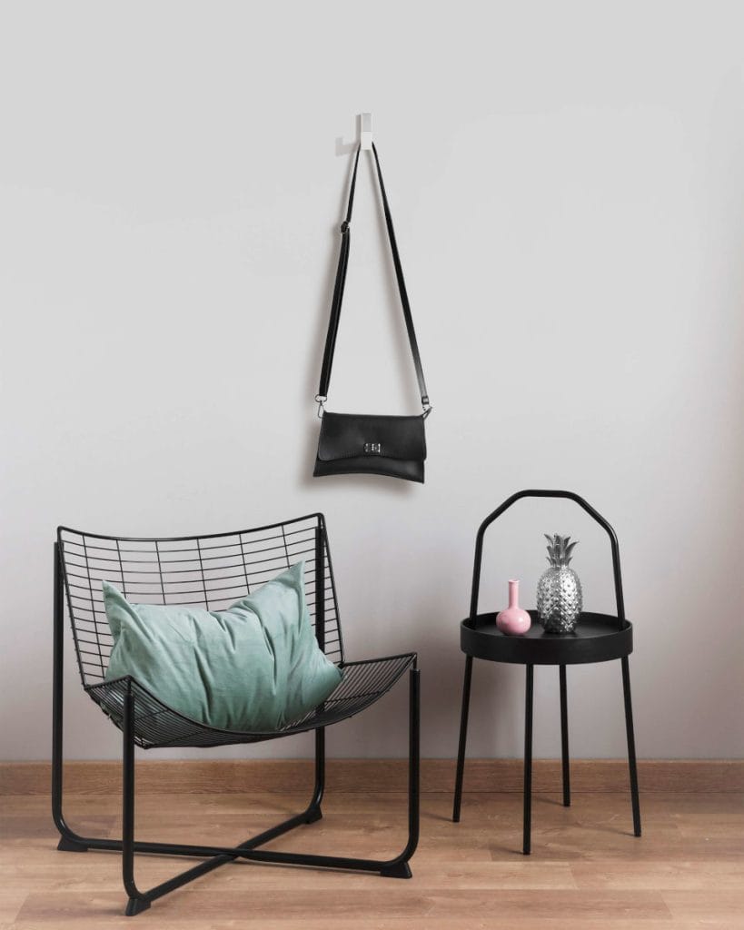 AMIX - wieszak W026e z wiszącą torebką i krzesłem