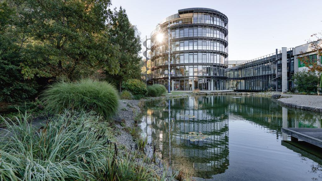 Centrala Schattdecor w Thansau - to z niej wyszedł komunikat o sprzedaży udziałów w Fine Decor. Źródło: Schattdecor.