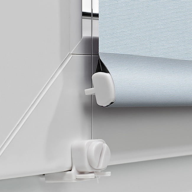 Rolety wewnętrzne - jak je naprawić. Elementy jasnej rolet.