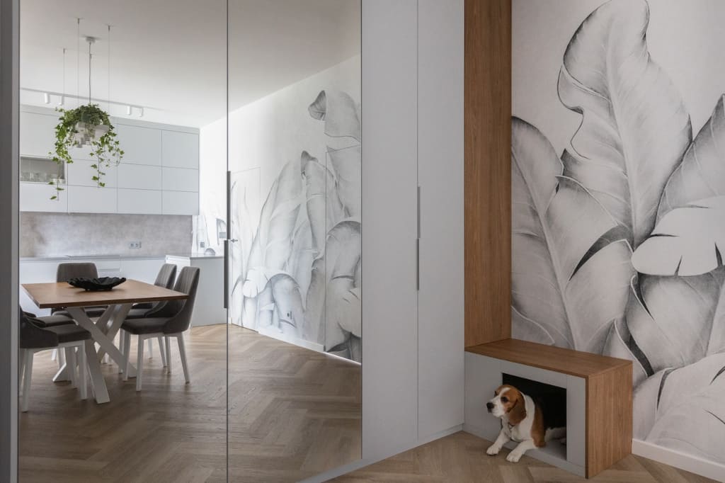 Żoliborz, jedna z dzielnic Warszawy, stała się idealnym miejscem do zamieszkania dla trzyosobowej rodziny oraz psa.