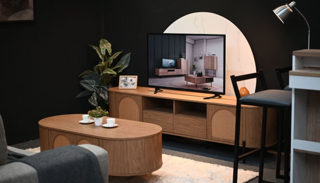 Stoisko firmy Hupsheng Furniture Industries SDN BHD na targach MIFF 2024. Działająca od 1981 r. firma oferuje przede wszystkim meble mieszkaniowe.