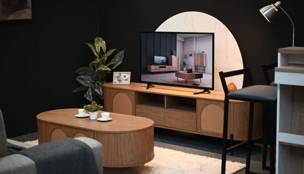 Stoisko firmy Hupsheng Furniture Industries SDN BHD na targach MIFF 2024. Działająca od 1981 r. firma oferuje przede wszystkim meble mieszkaniowe.