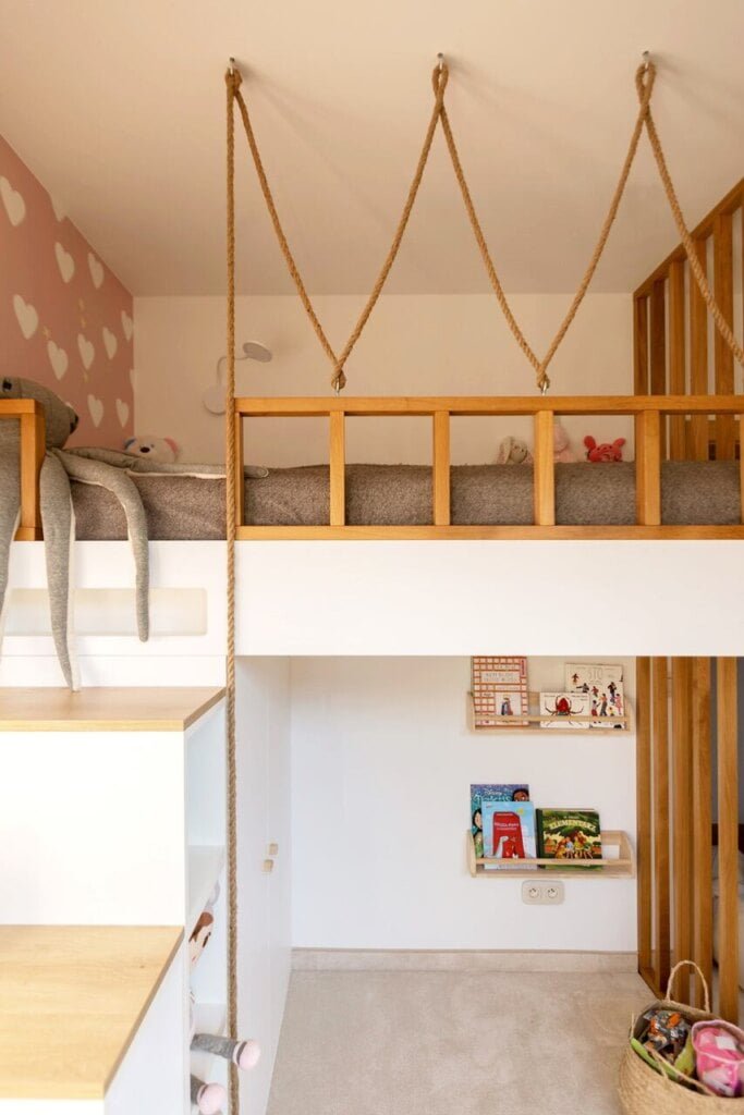 Pokój dziecięcy w apartamencie w stylu skandynawskim, proj. Grupa Malaga.