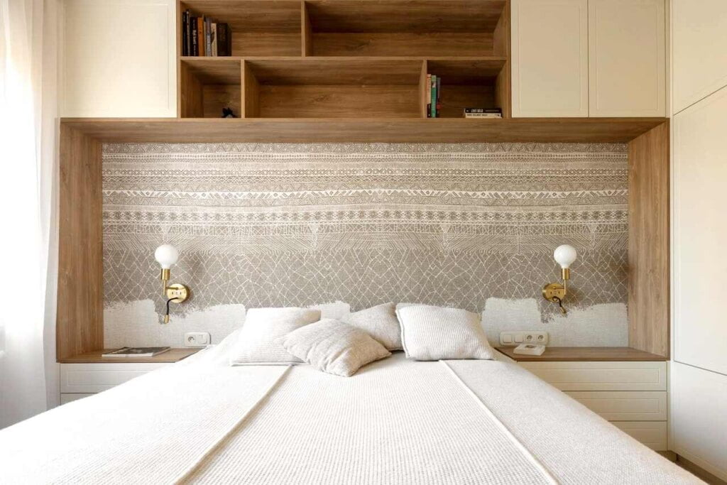 Sypialnia w apartamencie w stylu skandynawskim, proj. Grupa Malaga.