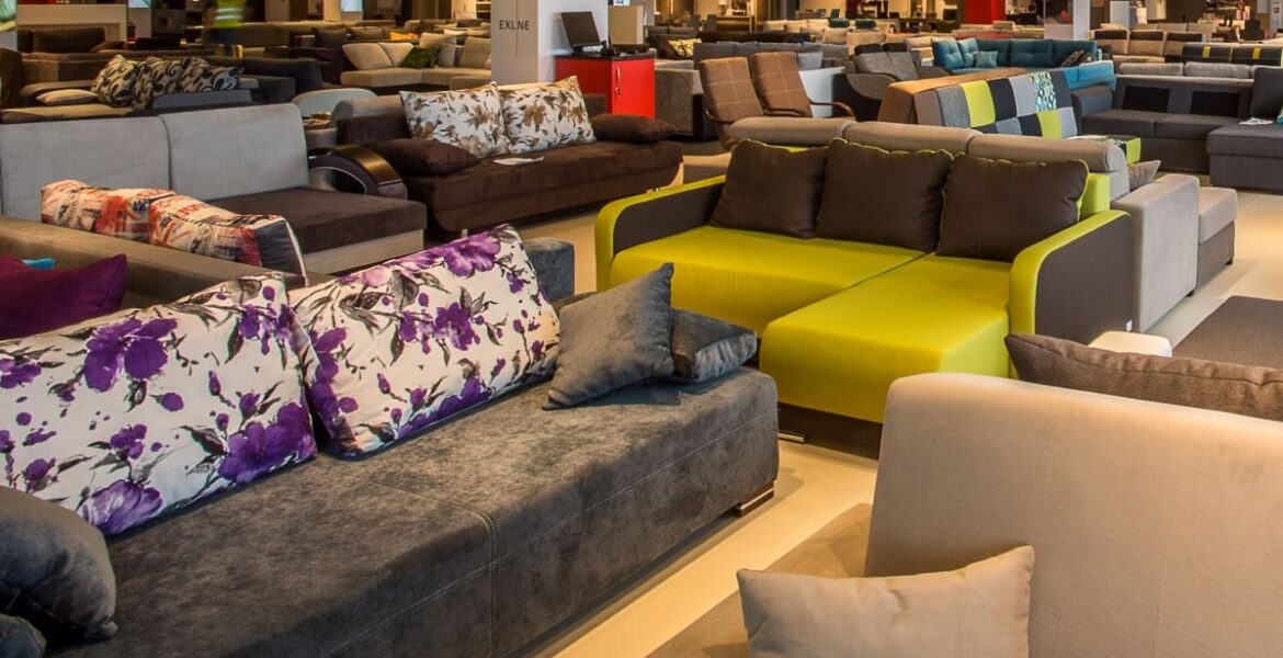 Według GUS w I półroczu 2024 r. w grupie meble, RTV, AGE sprzedaż była o 8,4% mniejsza niż przed rokiem.