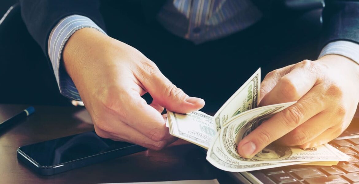 Na odzyskiwanie należności statystyczne europejskie przedsiębiorstwo poświęca 524 godziny w ciągu roku, natomiast polskie - 534 godziny.