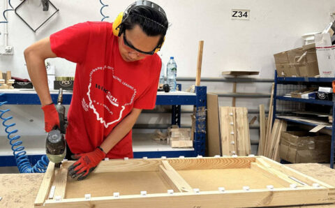 Worksol - pracownik z Indonezji przy pracy zajawka