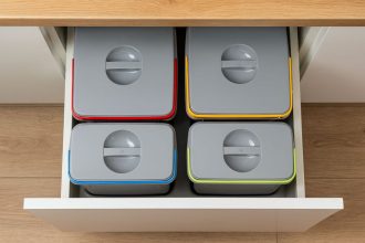 AMIX - segregator odpadów RUBIO - 4 pojemniki ciemne szare w szufladzie