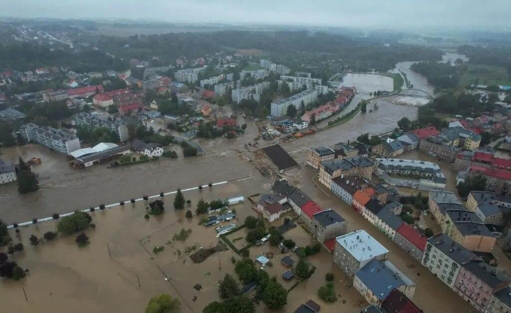 Głuchołazy po powodzi. Zdjęcia z lotu ptaka.
