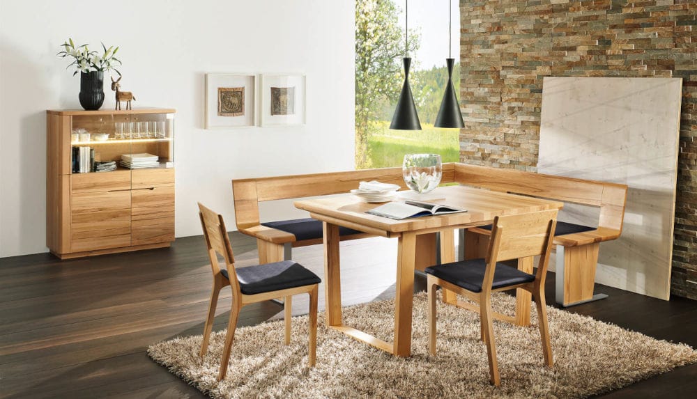 Wszechstronna i przyjazna dla użytkownika: bejca wodorozcieńczalna Arova Flex firmy ADLER. Fot. © Anrei