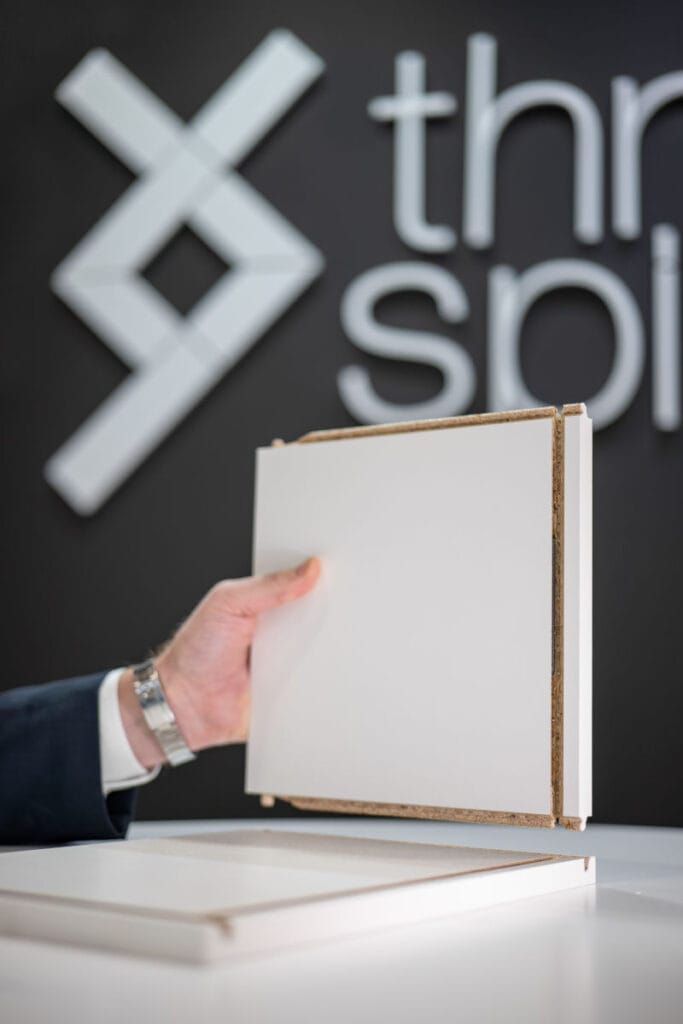 System Core umożliwiający prosty montaż mebli na kliknięcie.