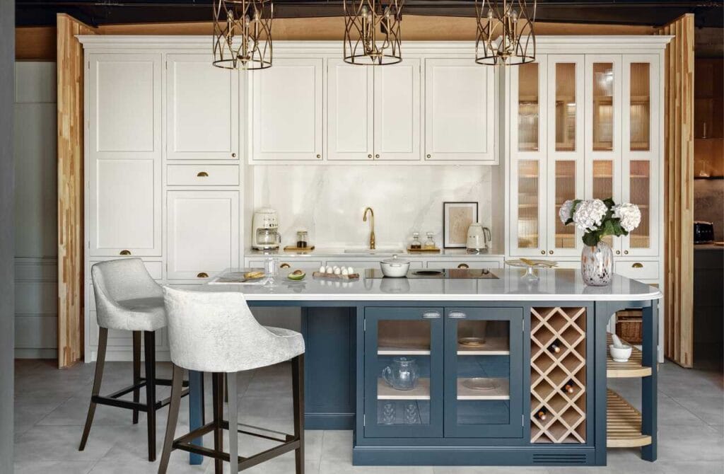 Kuchnię z kolekcji Natural w konstrukcji „in-frame”, czyli w drewnianej ramie, z ciekawym połączeniem kolorystycznym i materiałowym, można zobaczyć w showroomie Azure w Elblągu.