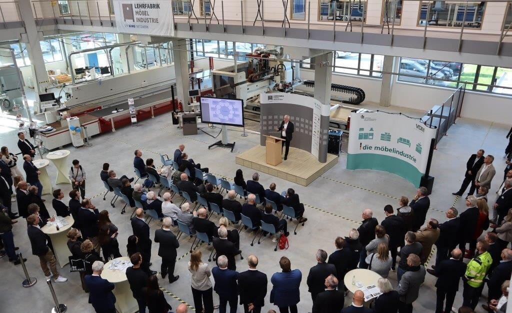 Innowacyjne centrum szkoleniowe i dokształcające w Löhne już otwarte.