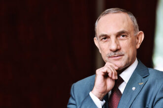 Jan Szynaka, prezes Grupy Meblowej Szynaka.