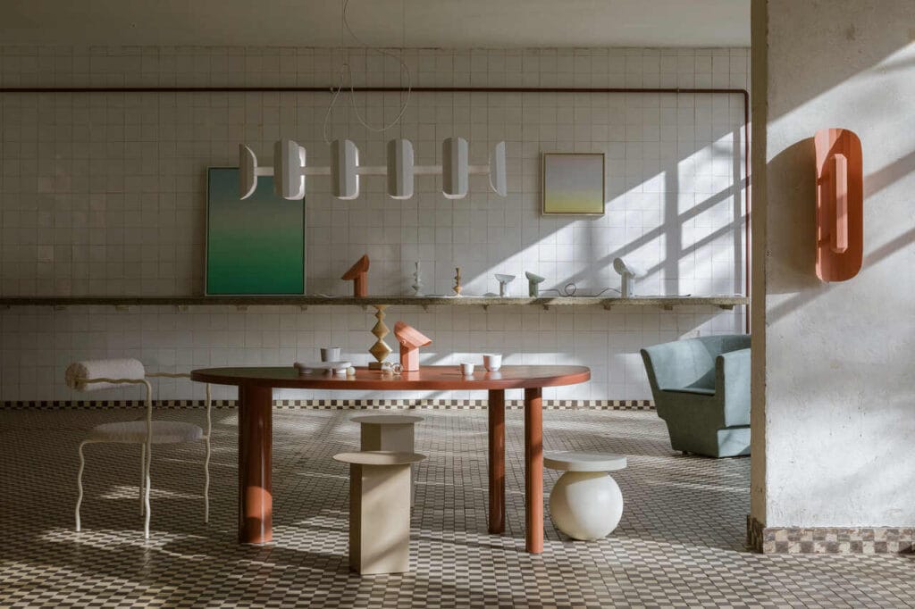 Kategoria dom – oświetlenie: Apolin – kolekcja lamp, marka: KASPA, projekt: Marta Niemywska-Grynasz i Dawid Grynasz GRYNASZ STUDIO. Fot. Yassen Hristov.