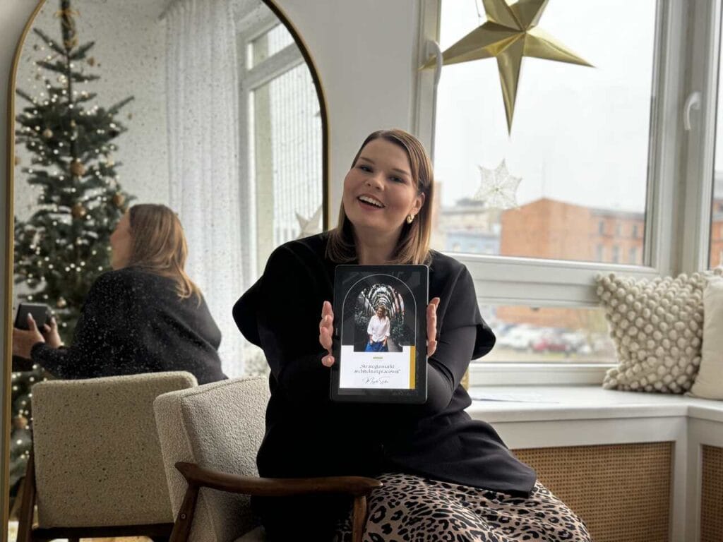 Magda Skibka jest specjalistką ds. komunikacji i wizerunku marek z branży wnętrzarskiej i architektonicznej. Od 2015 roku zarządza agencją butikową PLN Design Group. Szkoli, doradza i projektuje komunikację.