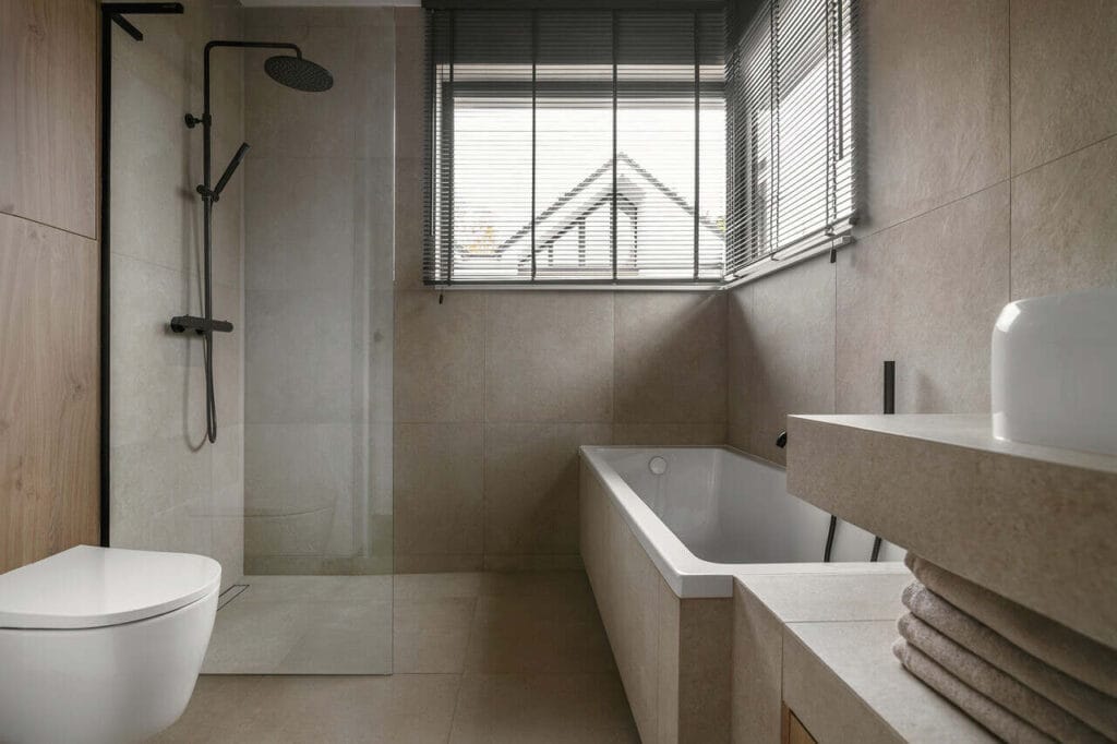 Łazienka w stylu slow life. Projekt: Decoroom, stylizacja: Maria Szymańska. Fot. Kamila Markiewicz-Lubańska, Wnętrza w obiektywie.