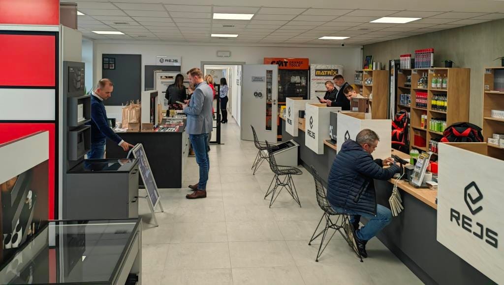 Salon REJS Akcesoria meblowe działa od 6 listopada. Fot. REJS.