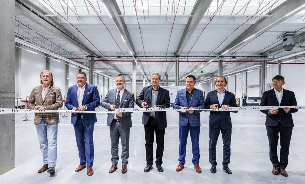 Uroczyste otwarcie nowej hali produkcyjnej i biurowca firmy Fey.