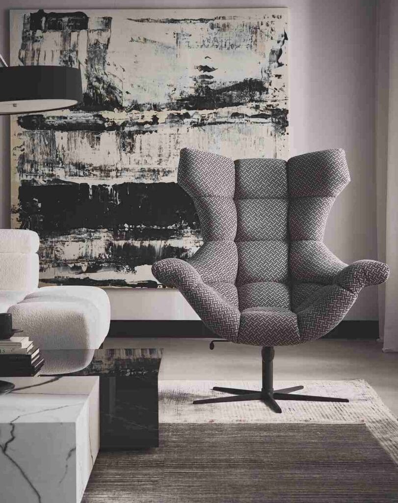 Fotel SENSI (prod. Fabryka Mebli Wersal) powstał z myślą o tych, którzy pragną stworzyć osobistą strefę relaksu. Szerokie siedzisko zapewnia nie tylko wygodę, ale również swobodę ruchów. Fotel osadzony został na obrotowej podstawie dzięki czemu w każdej chwili można zwrócić się w kierunku, który nam najbardziej odpowiada, a także z łatwością sięgnąć po wszystko, co potrzebne. 