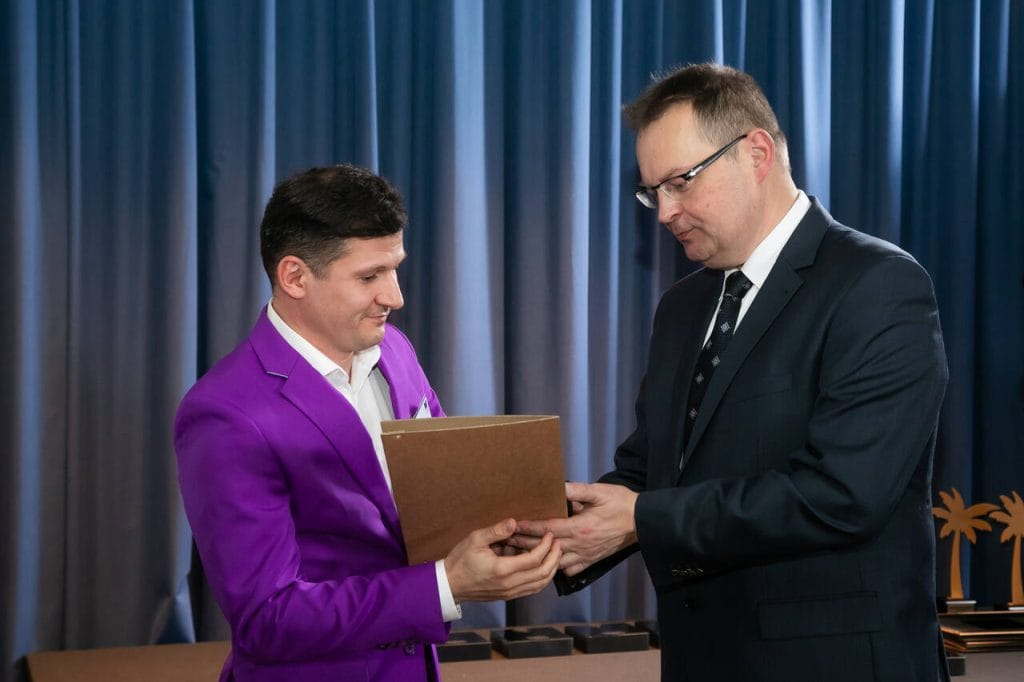 Michał Pytel z diamentem za Konfigurator 3D z funkcją Rozszerzonej Rzeczywistości dla półkotapczanów dla marki Lenart - ARLITY. Fot. Tomasz Markowski.