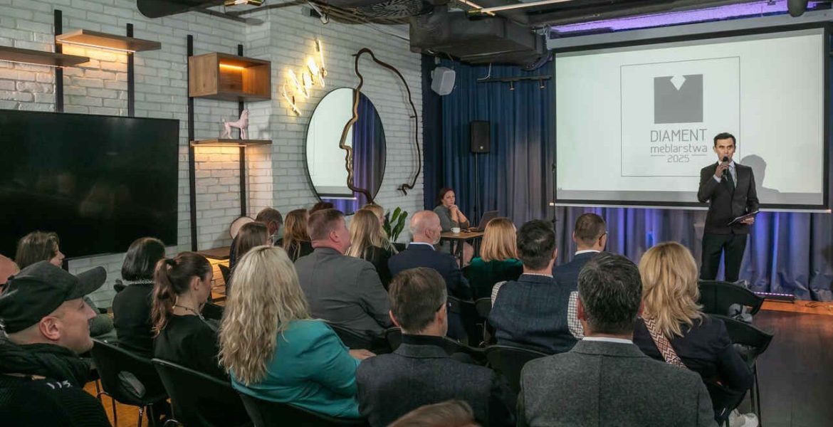 Galę poprowadził Krzysztof Szubzda, konferensjer, a także dziennikarz. Fot. Tomasz Markowski.