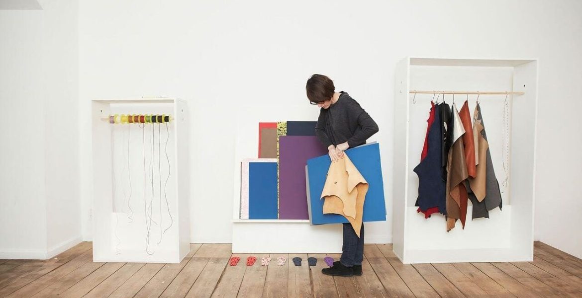 Heimtextil Trends 25/26 - Don’t Run – Beta, 2013. Fot. Eugenia Morpurgo. Materiały przed pocięciem na buty, proj. Juan Montero Valdez.