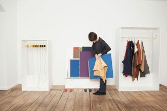 Heimtextil Trends 25/26 - Don’t Run – Beta, 2013. Fot. Eugenia Morpurgo. Materiały przed pocięciem na buty, proj. Juan Montero Valdez.