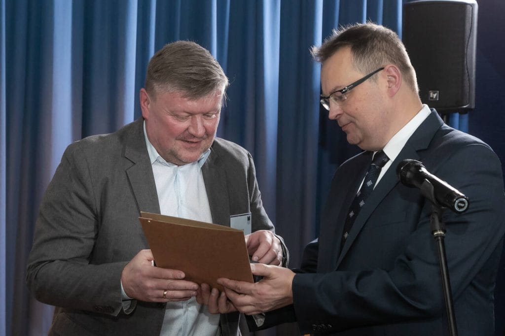 Diament Meblarstwa za System Secret Door - Sevroll-System Sp. z o.o. odebrał Wojciech Towścik. Fot. Tomasz Markowski.