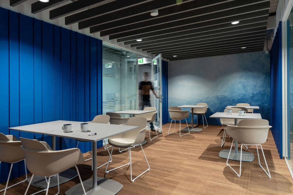 Biuro firmy Stadler, proj. BIT CREATIVE w składzie: arch. Barnaba Grzelecki, arch. Jakub Bubel, arch. Joanna Zaorska. Fot. Fotomohito.