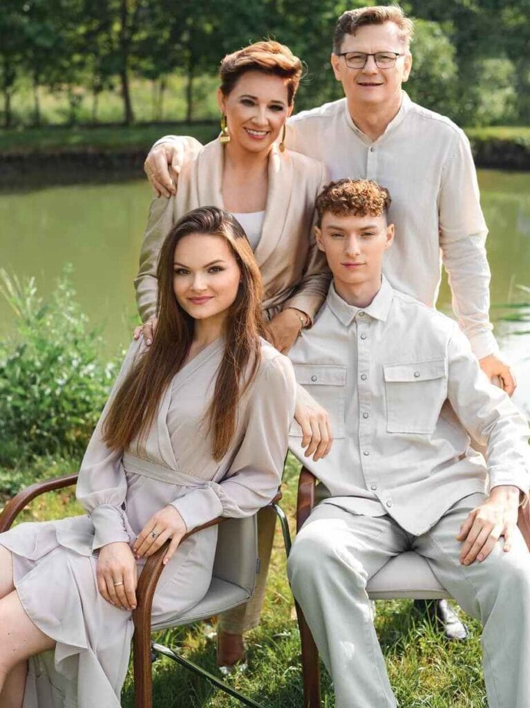 Bożena i Tomasz Datczuk, założyciele i właściciele firmy TOBO, wraz z dziećmi – Aleksandrą i Piotrem.