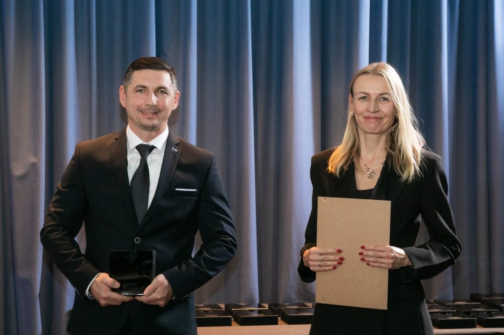 Jacek Turczyński i Anna Ogrodowicz odebrali statuetkę i pamiątkowy dyplom dla Baltic - Venti J.Turczyński Sp. Komandytowa. Fot. Tomasz Markowski.